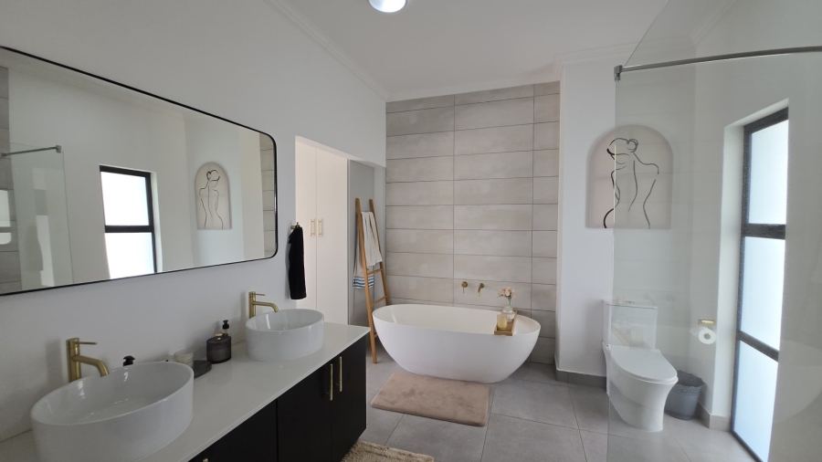4 Bedroom Property for Sale in La Camargue Private Country Estate North West